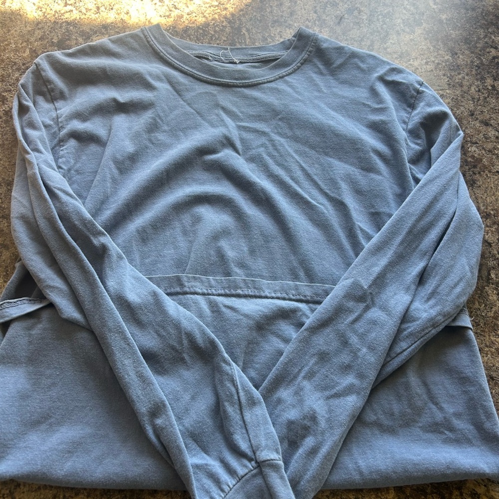 Long Sleeve Crewneck Sweatshirt in Dusty Blue